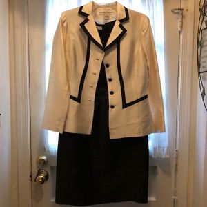 NOVIELLO-BLOOM/ELEGANTLY BEAUTIFUL RAW SILK 2PC